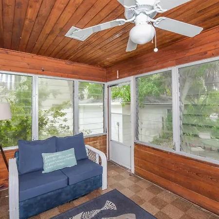 Casa Posada - So Close You Can Hear The Waves Historic Beach Cottage W Beach Gear Anna Maria Exterior photo