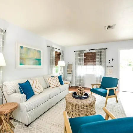 Casa Posada - So Close You Can Hear The Waves Historic Beach Cottage W Beach Gear Anna Maria Exterior photo